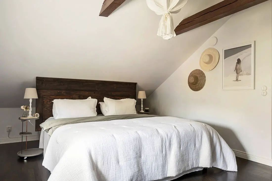 旧楼改造的灰色与白色中性 duplex-18