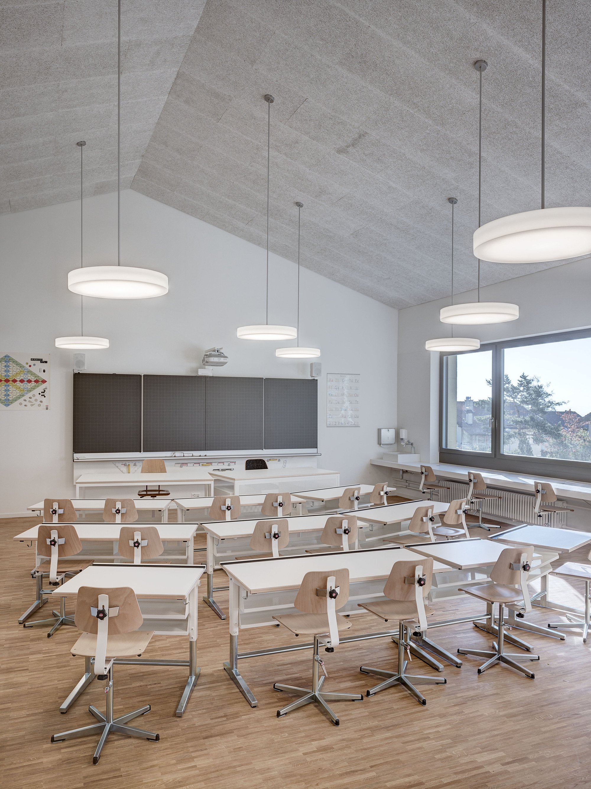 Evilard 小学扩建 | 新旧融合的室内设计-15