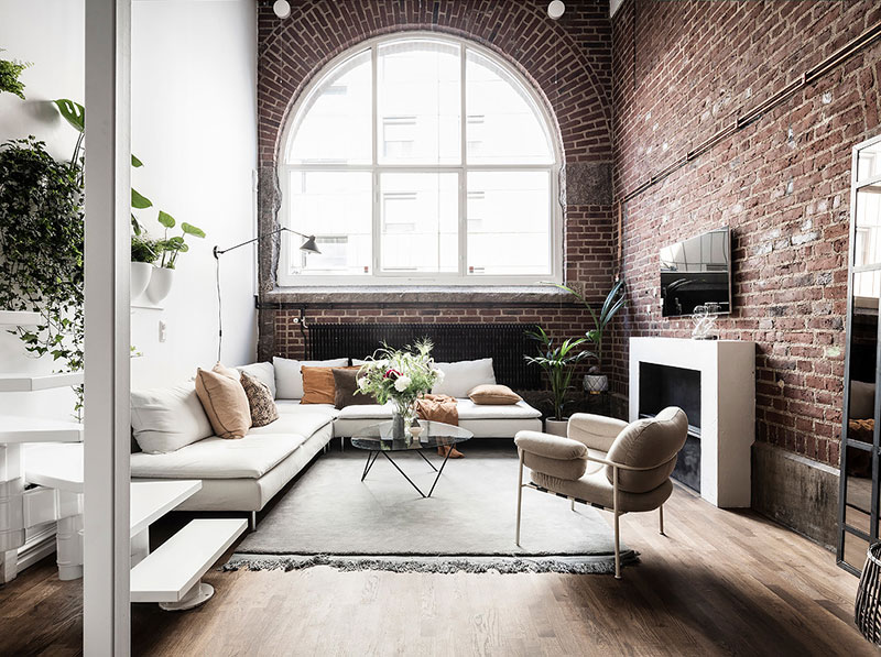 瑞典工业风小公寓 | 高挑空间与巨型窗户的完美结合-2