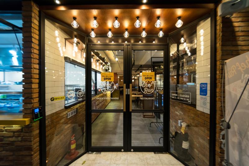 首尔 88 平小户型餐厅 极简工业风设计-16