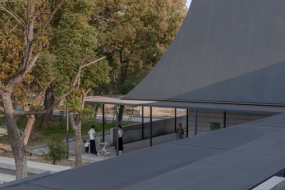 先锋鉴湖书店（鉴湖取水岛市政设施更新项目）丨中国绍兴丨大舍建筑设计事务所,同济大学建筑设计研究院等-24