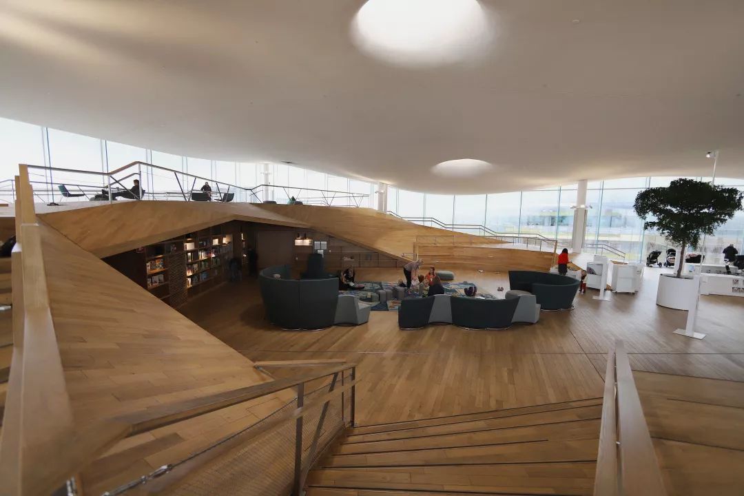 赫尔辛基中央图书馆 | 木质拱形结构的动态空间-52