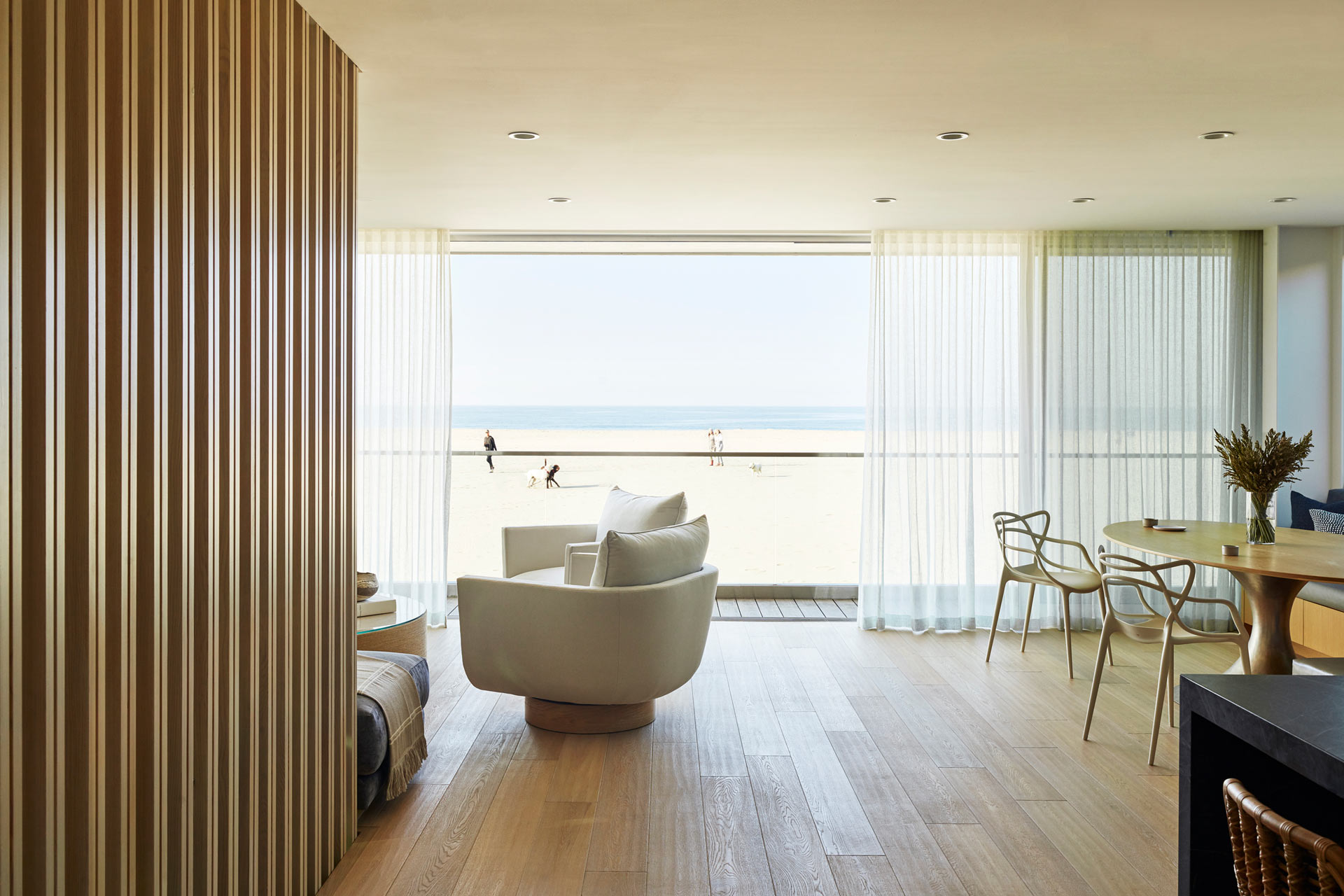 Oxnard Beach House Montalba Architects-1