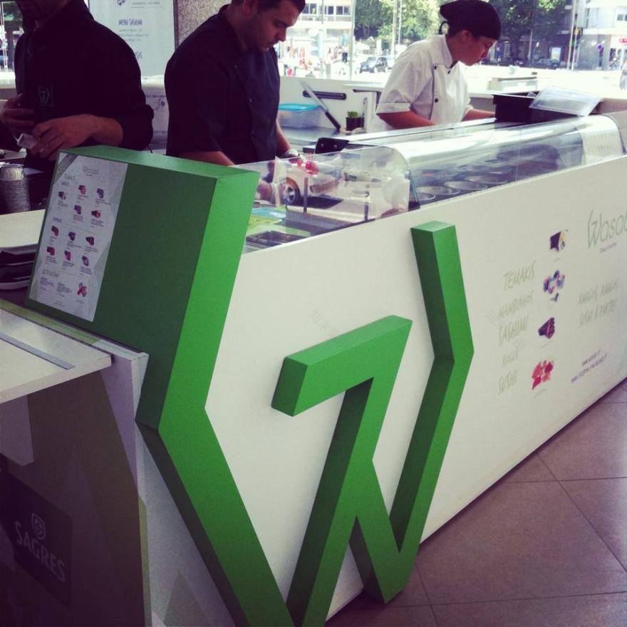 里斯本购物中心里的清新寿司角-7