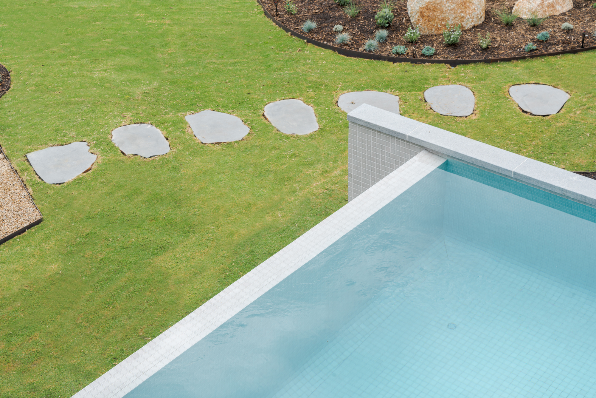 Three Angle House / Megowan Architectural-78