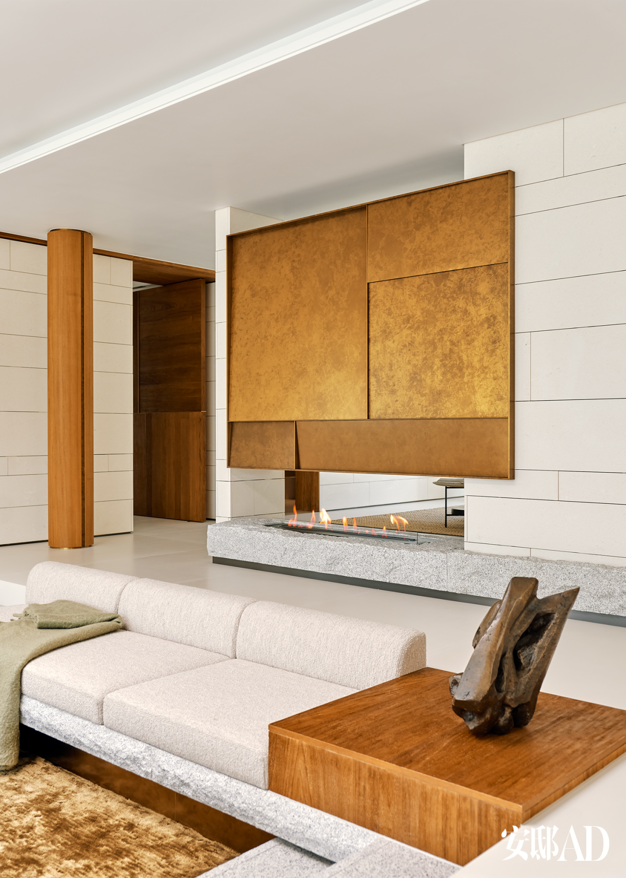 她将车库变展厅，阳光做灯光，让艺术“活”过来-17