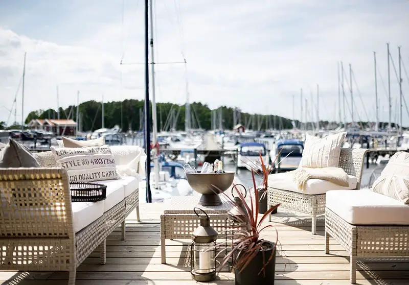 海边 15m²迷你小屋，纯白 Scandi 风设计惊艳-14