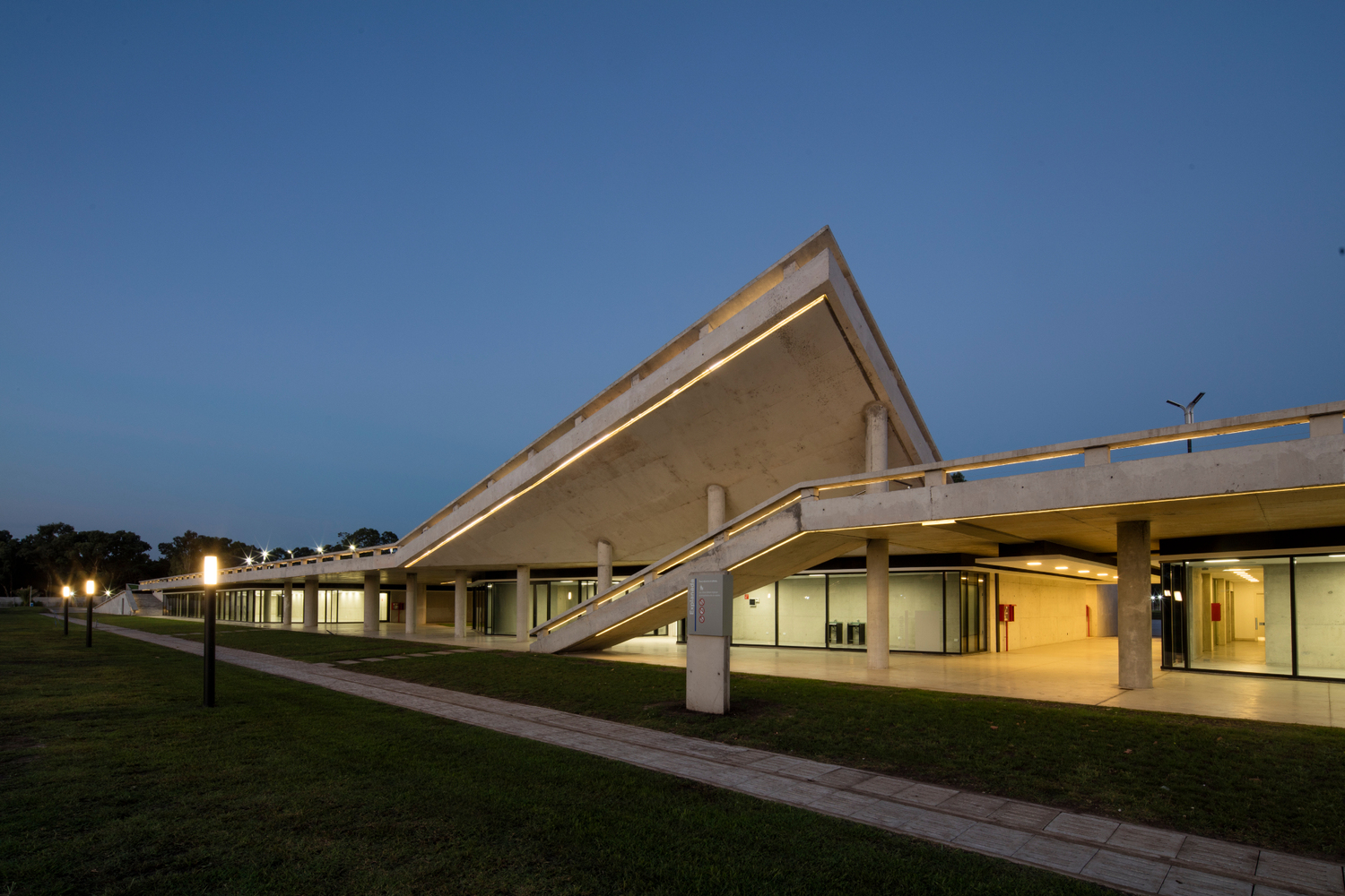 融合景观的圣克拉拉公园 Pavilion in Parque Santa Clara-50