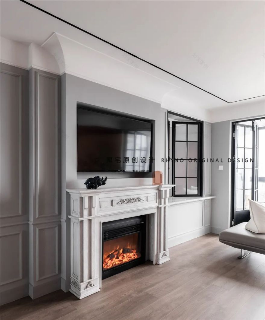 金箔上墙,无主灯设计,休闲式客厅,平平无奇的两室户改造后竟然这么出彩!-30