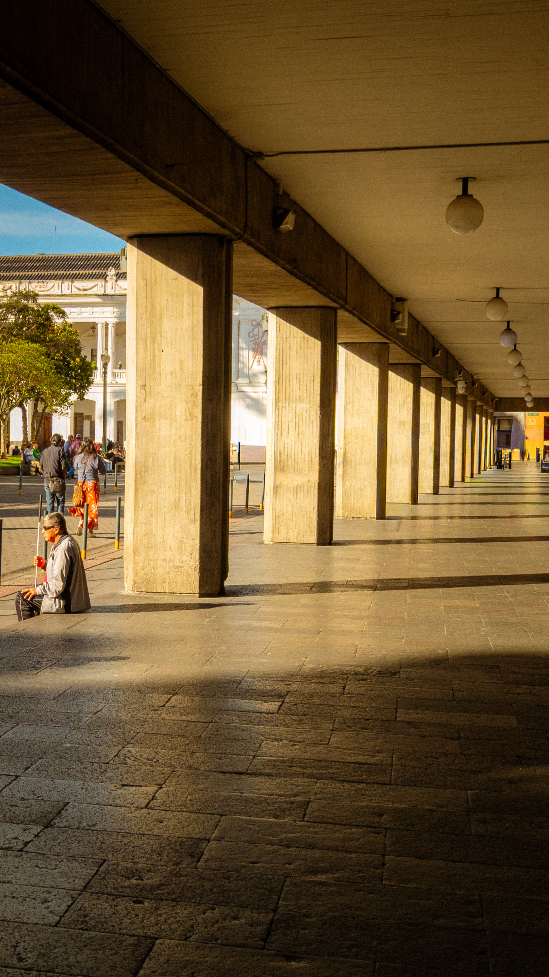Caminata solitaria por el centro histórico de Quito-8
