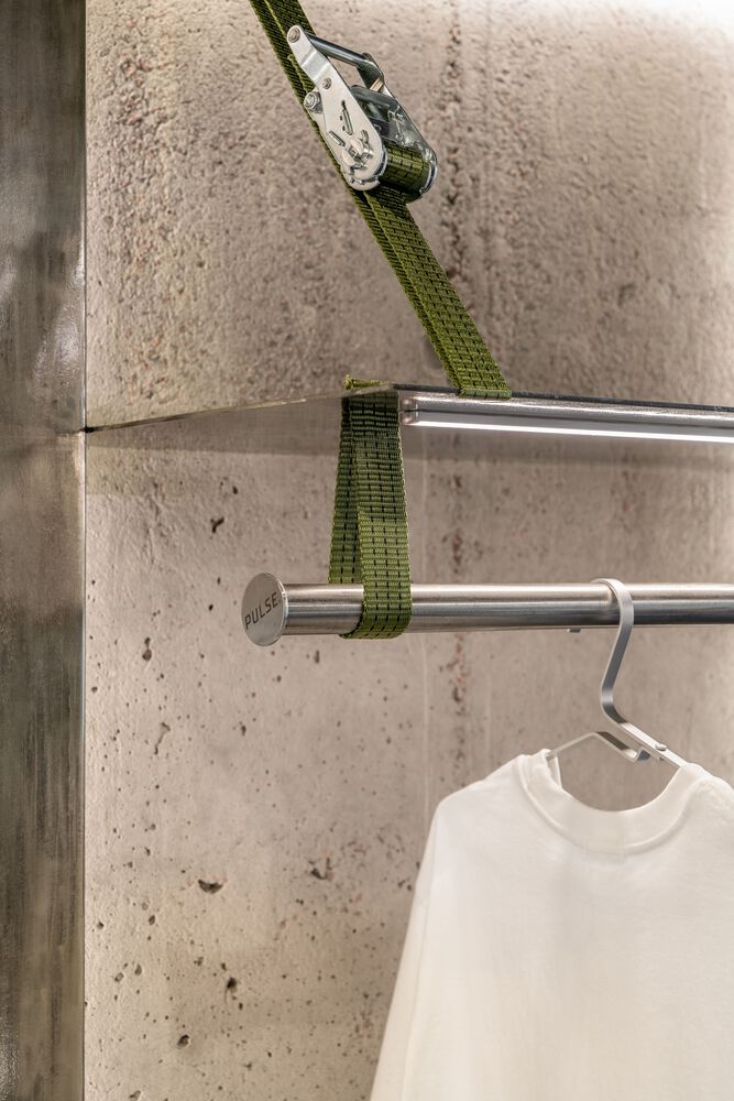 乌克兰 PULSE 运动品牌服饰店丨不详-31