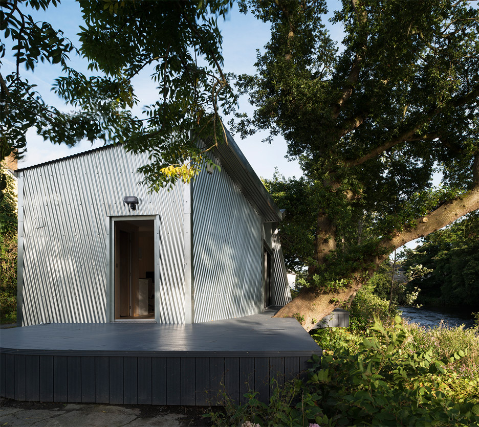 威尔士河畔的波纹金属办公室-2