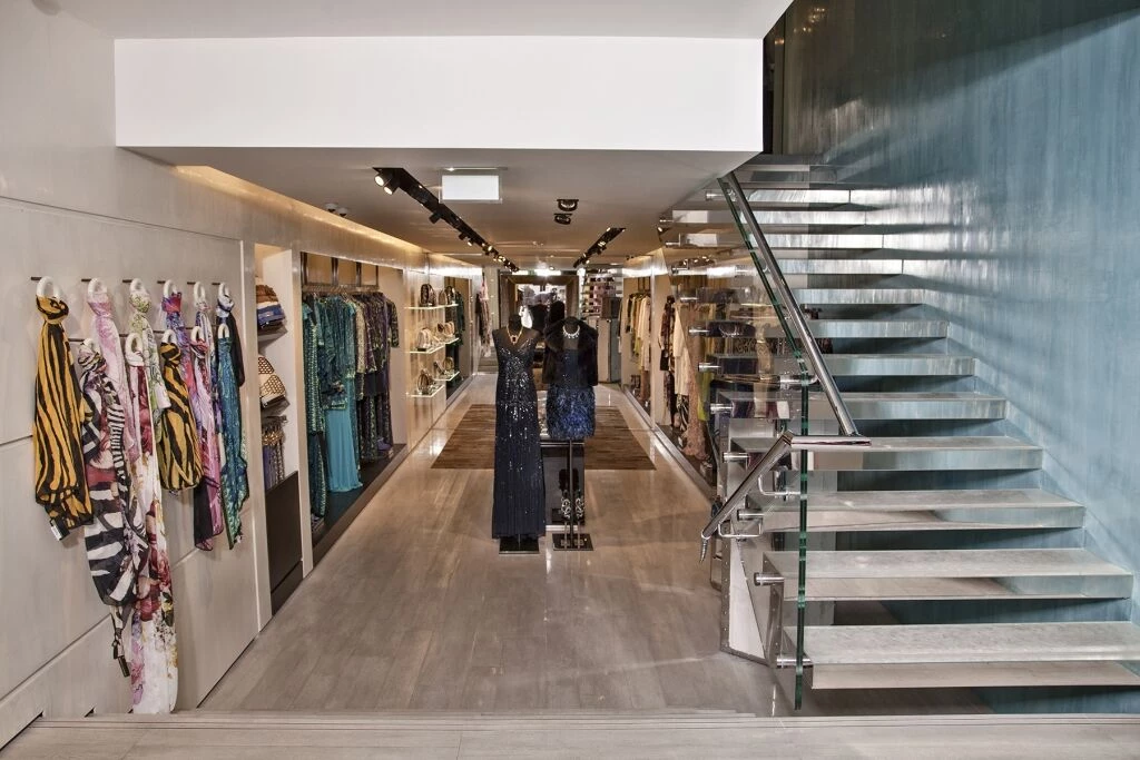 法国圣特罗佩兹 Roberto Cavalli Caffe 旗舰店-11