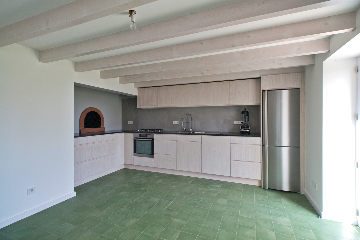 葡萄牙马德拉岛乡村景观中的典型马德兰房屋翻新与扩建-24