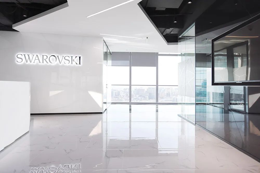 北京 SWAROVSKI 办公室设计 | 黑白灰的水晶空间-2