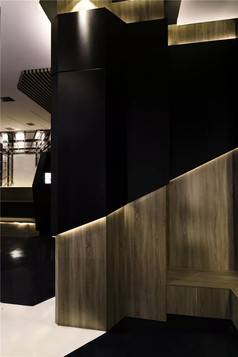 白色敬畏,现代办公空间的艺术探索-29