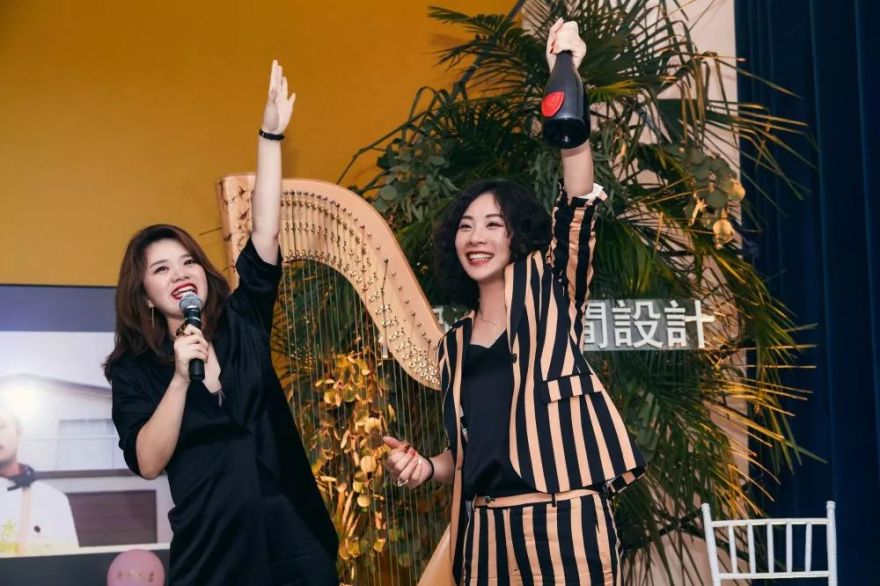 蓝色梦想婚礼,错拼背景墙的惊喜-29