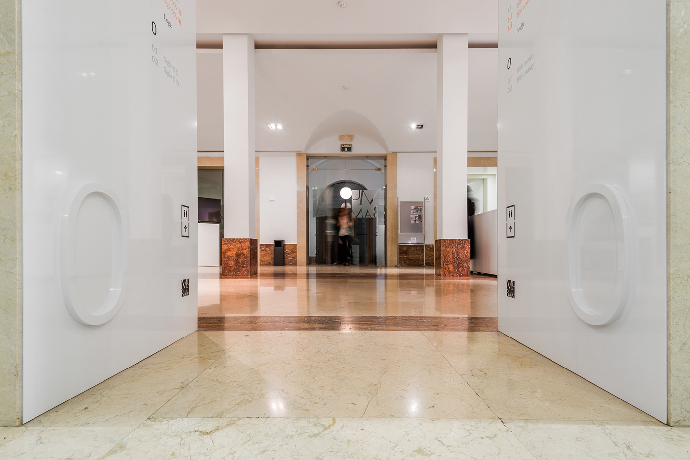 和谐融入的艺术馆新标识系统设计-0