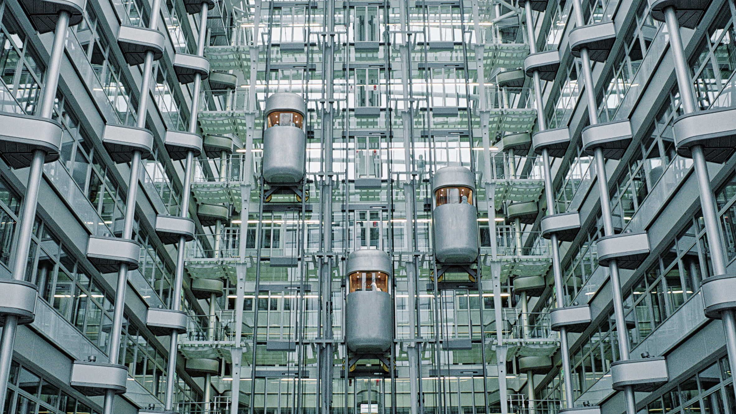 Julian Rosefeldt celebrates "anti-architecture" in new movie Manifesto-8