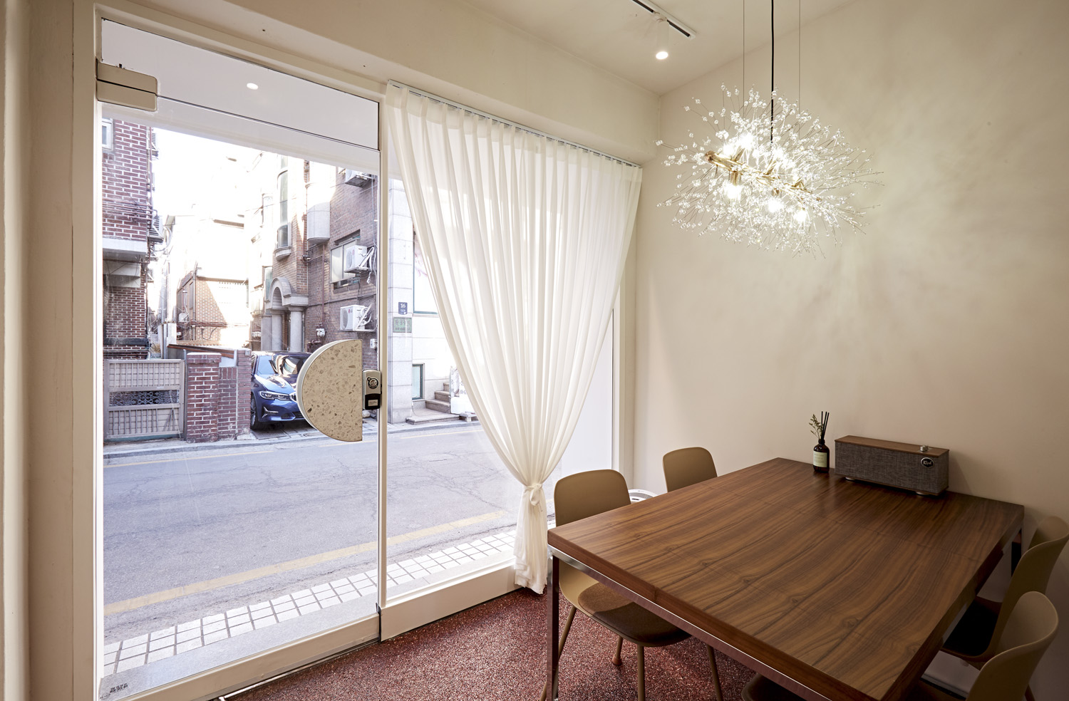 10 坪美丽小店，打造温馨咖啡馆氛围-6