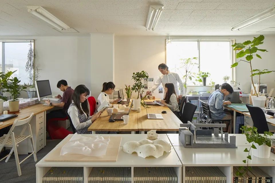 保坂猛建筑都市设计事务所 | 自然光线与环境的和谐共生-7