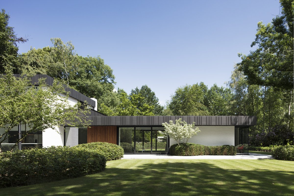 比利时 Baillet Latour 别墅绿色环绕的开放式空间设计-24