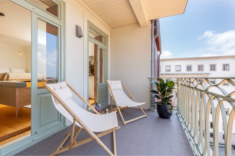 阳台设计 · 将户外空间融入公寓生活丨АrсhDаilу-10