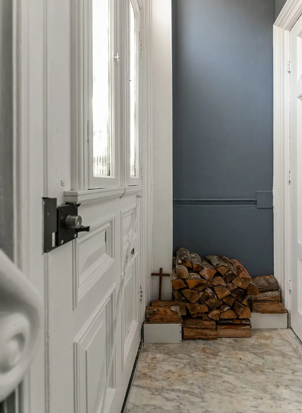 荷兰 Haarlem 运河公寓 | 古典与现代的完美融合-12