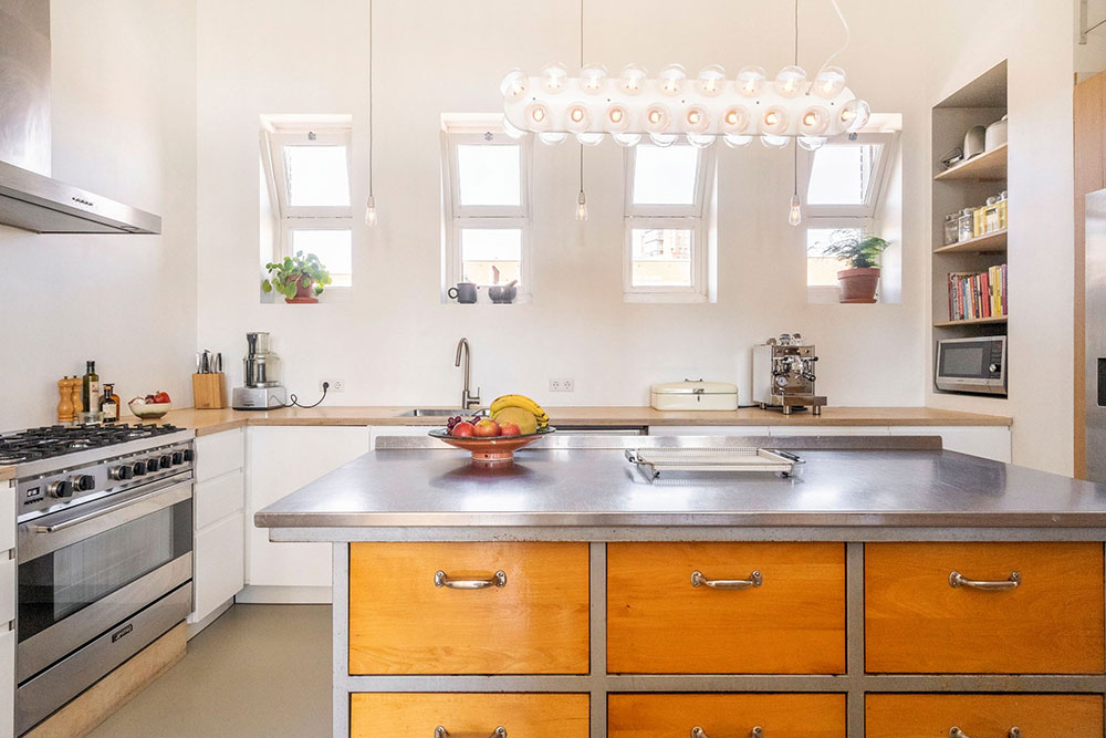 历史学校建筑改造的明亮工业风格荷兰阁楼-13