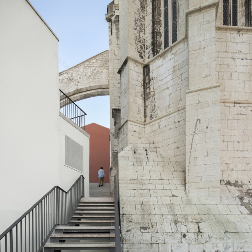 里斯本 Chiado 公共空间改造丨葡萄牙里斯本丨Álvaro Siza 和 Carlos Castanheira-23