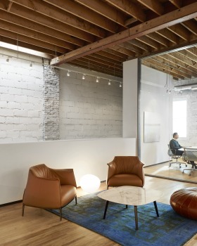 杂种媒体办公室（注：Mongrel可意为杂种、混血儿等，使用此词命名可能有特殊背景含义，如果有更具体语境可能会更精准） 丨加拿大多伦多丨Hariri Pontarini Architects