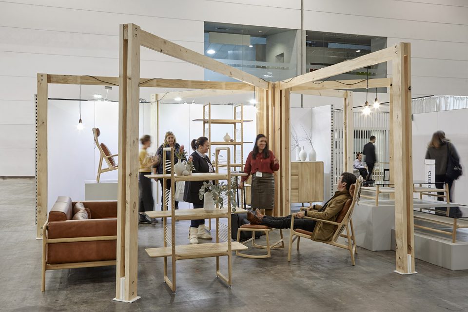 循环展台设计 | Curious Grace 的 360 度家具盛宴-7