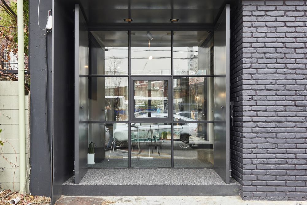 18 坪黑白时尚咖啡厅 | 极简设计的魅力-3