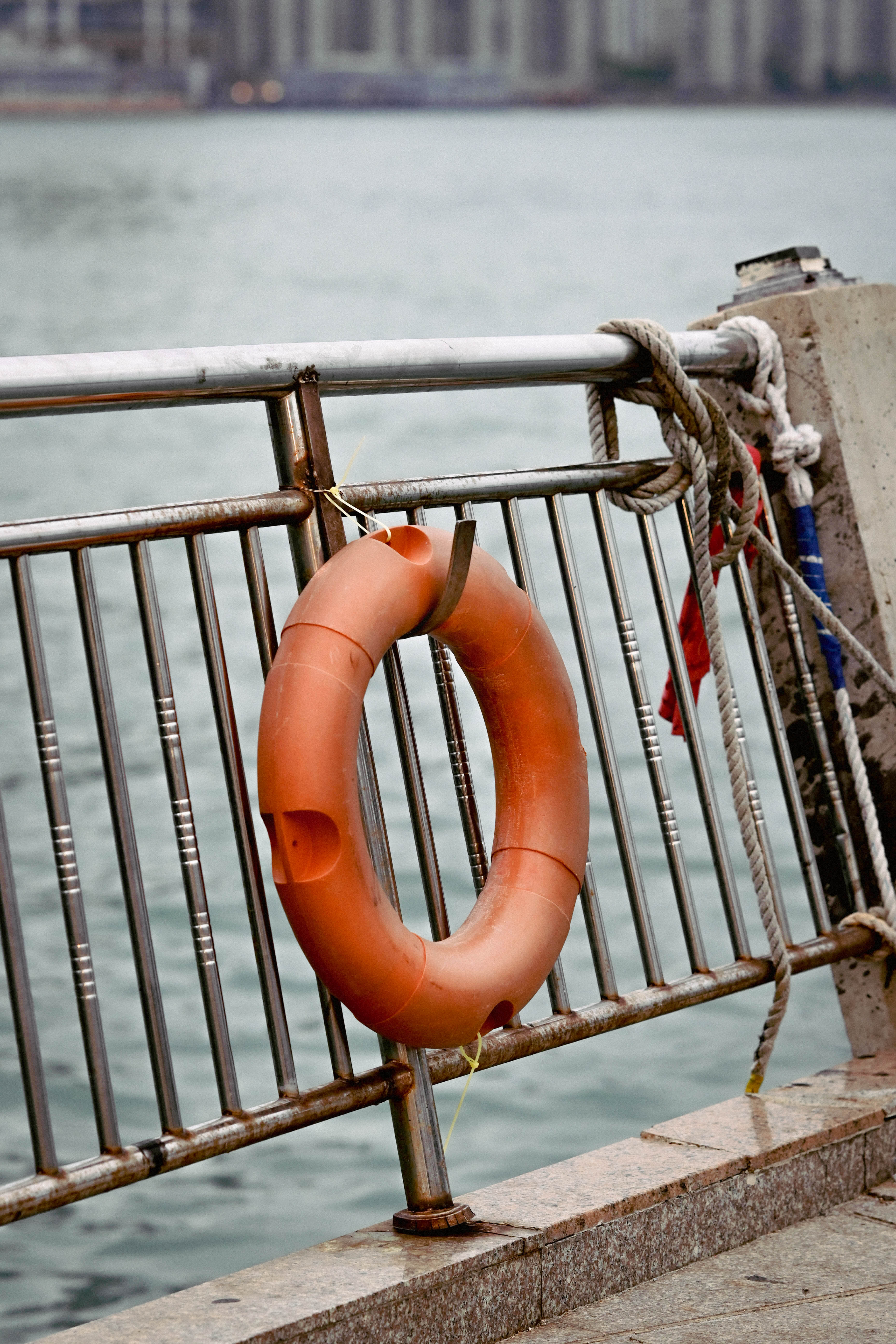 The World is loud-11