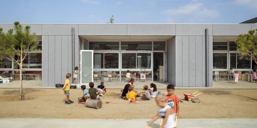 西班牙 Sant Fruitós 教育建筑丨西班牙巴塞罗那丨Adrià Goula-12