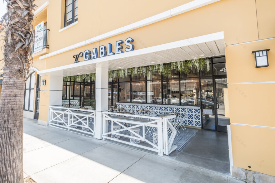 海滨圣塔莫尼卡的"未完成"俱乐部餐厅-3