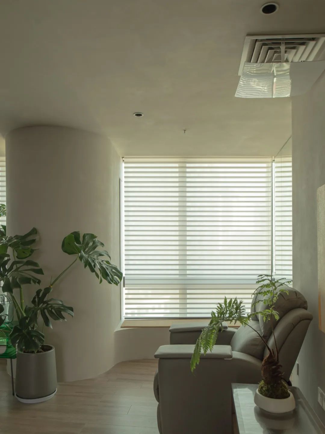 都市中的女性休憩空间 MMJ美甲美睫静安寺店丨中国上海丨多棵设计Studio DOTCOF-14