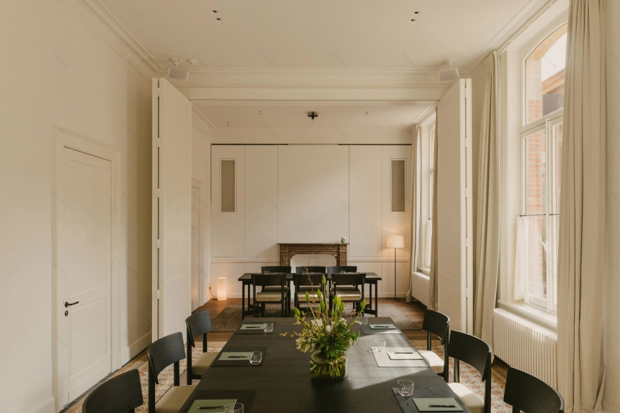 August 酒店 / Vincent Van Duysen-36