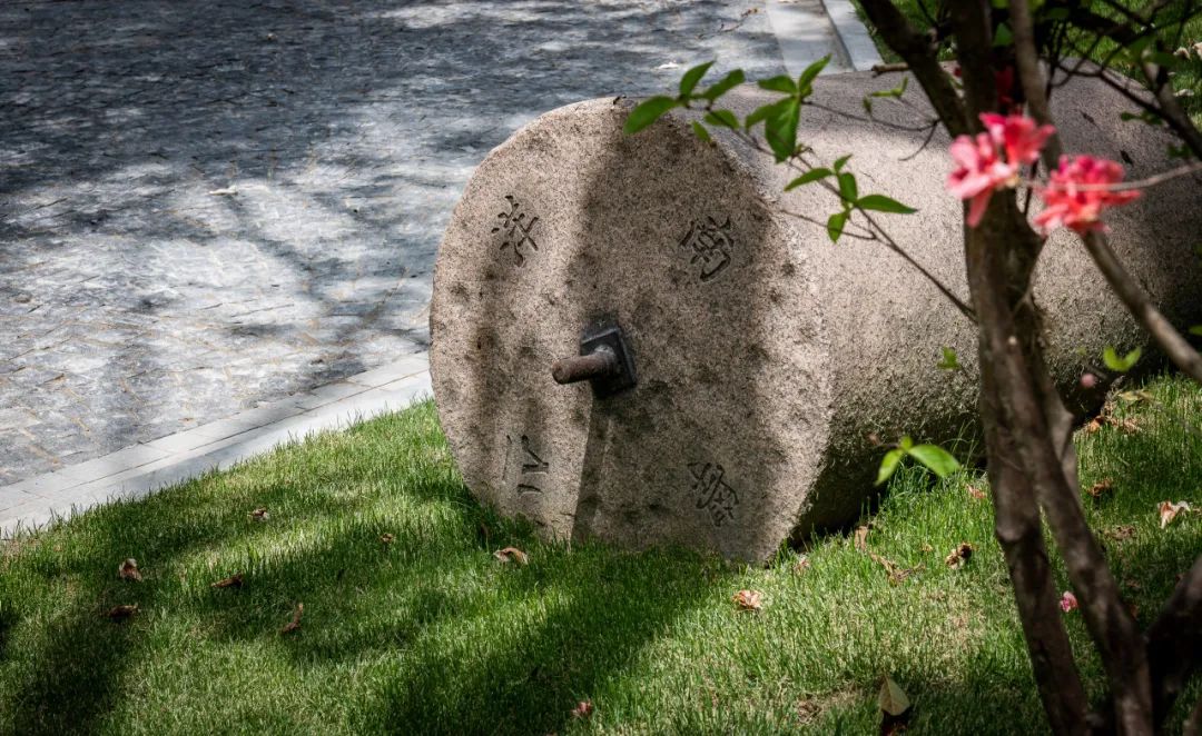 上海交通大学徐汇校区华山路入口景观提升设计丨中国上海丨上海亦境建筑景观有限公司,上海交通大学设计学院风景园林研究所-16