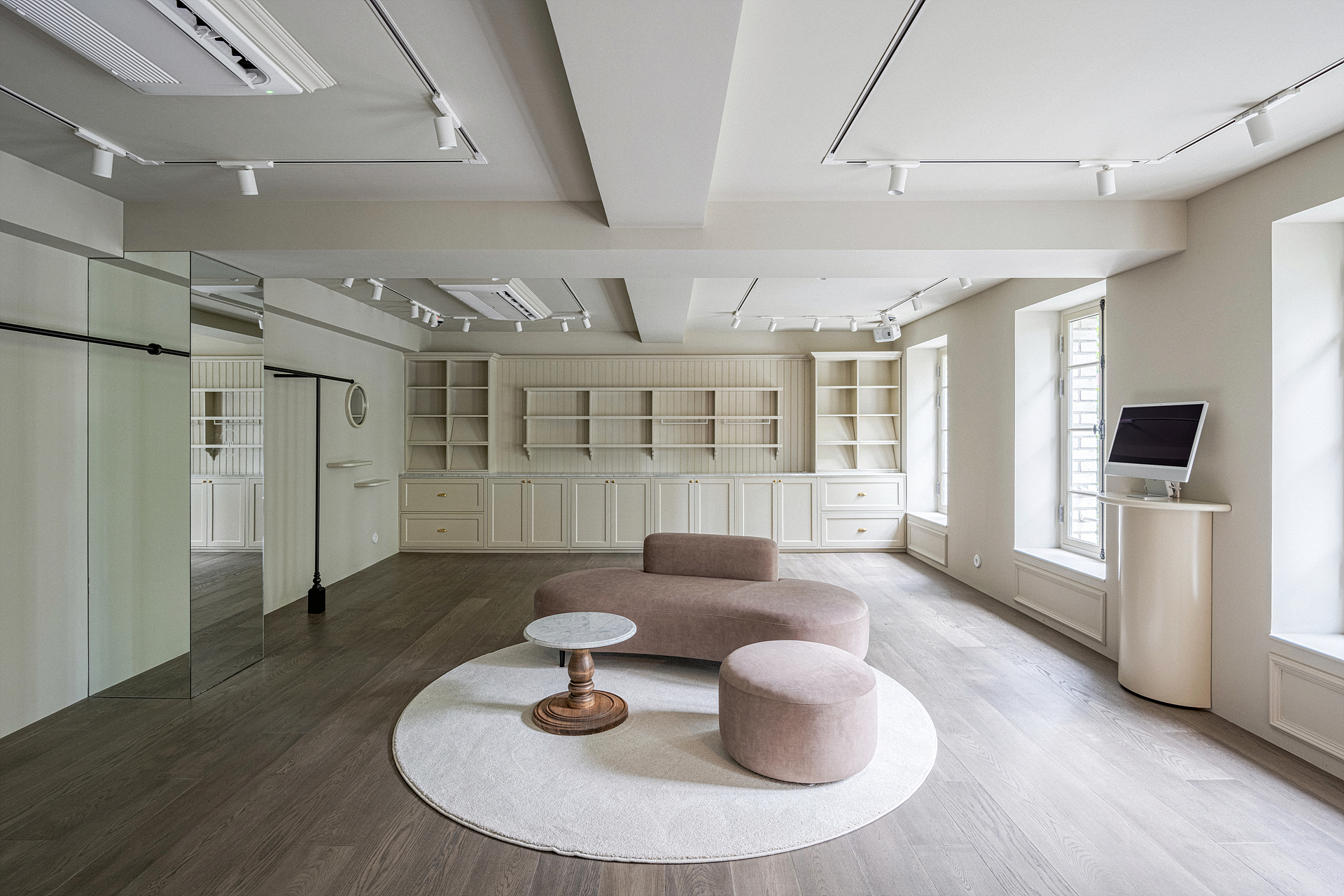 高级时尚 | 80 平小空间完美融合现代设计与功能性-13