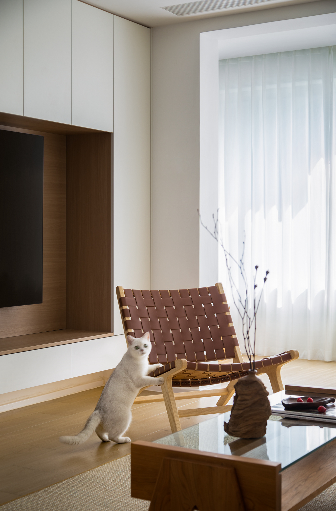 原木色+大白墙，打造简单温馨的住宅。-7