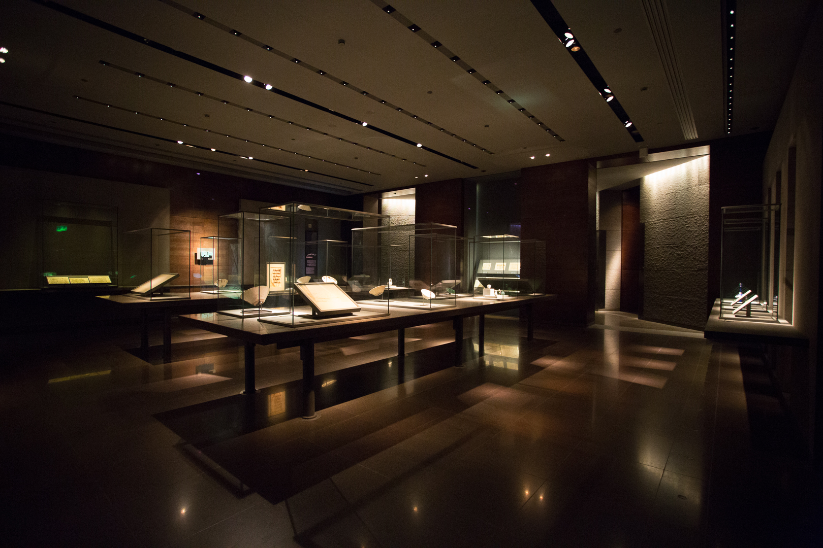 多哈伊斯兰艺术博物馆海外展柜项目丨卡塔尔多哈丨四川克里克展柜-6