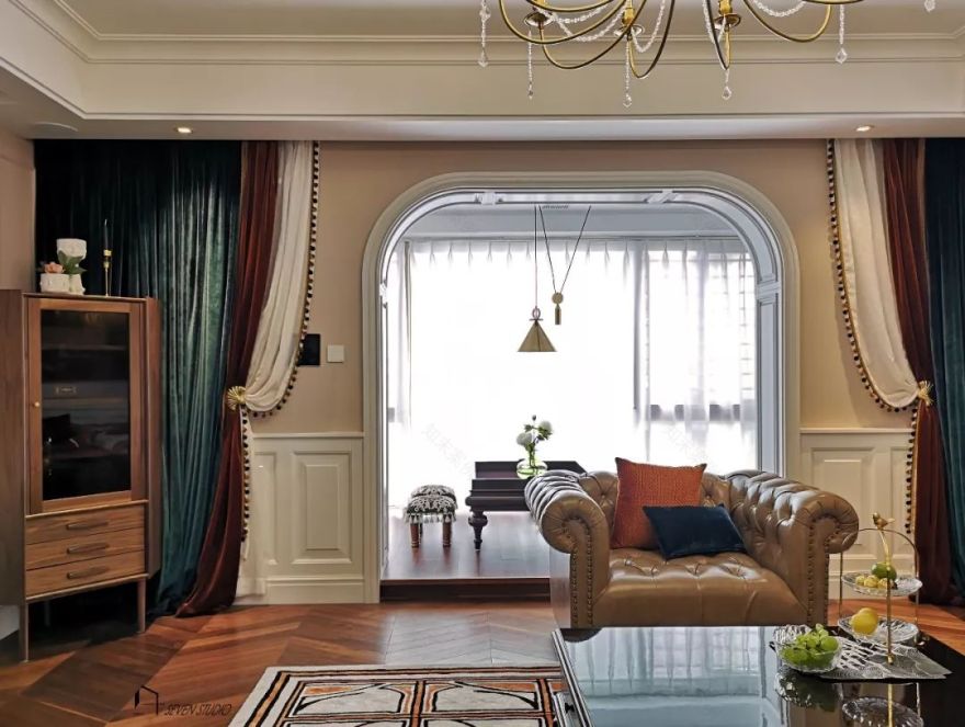 美式轻奢婚房,T 形推拉门点亮空间互动-36