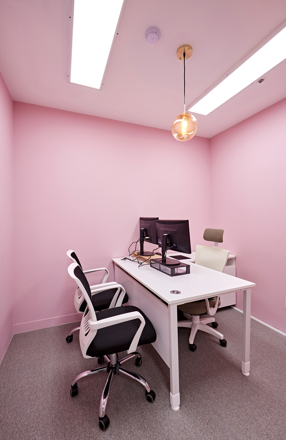 CS 共享办公空间 | 极简设计的 115 平米办公室内饰-31