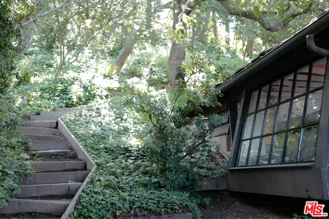 星级设计师的 280m²木质别墅，独特的热带泳池设计-17