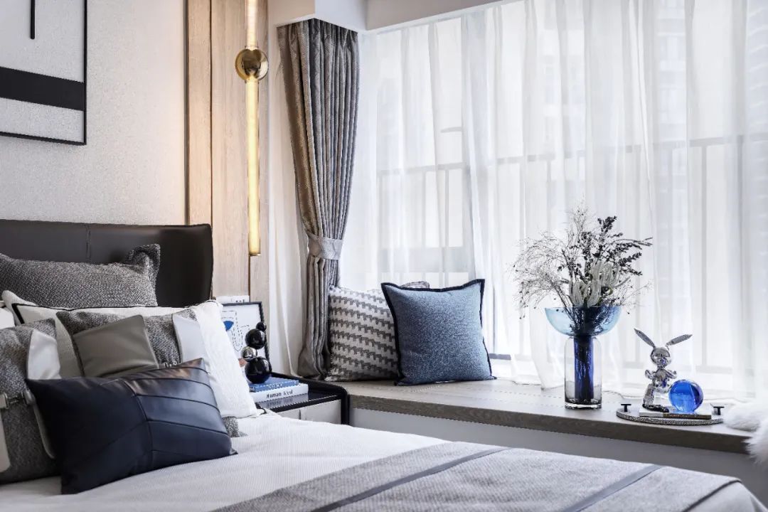 深圳碧桂园观麓花园 | 89㎡现代潮居,星际熊点缀克莱因蓝空间-51