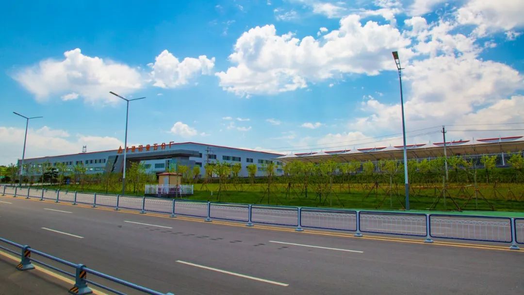 华建铝业五分厂生活区第一座职工公寓楼封顶-36