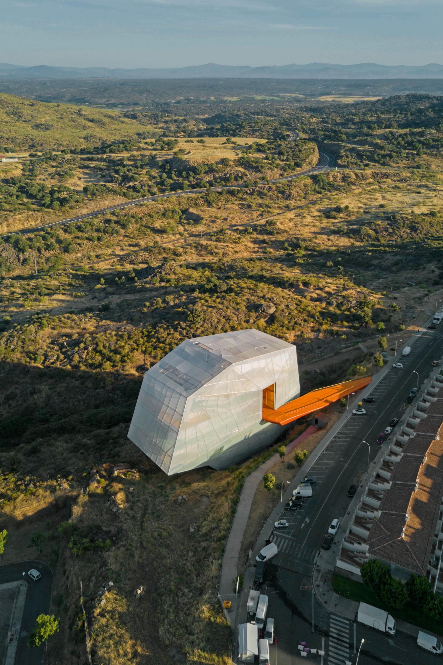 都市自然交融的会议中心设计-9