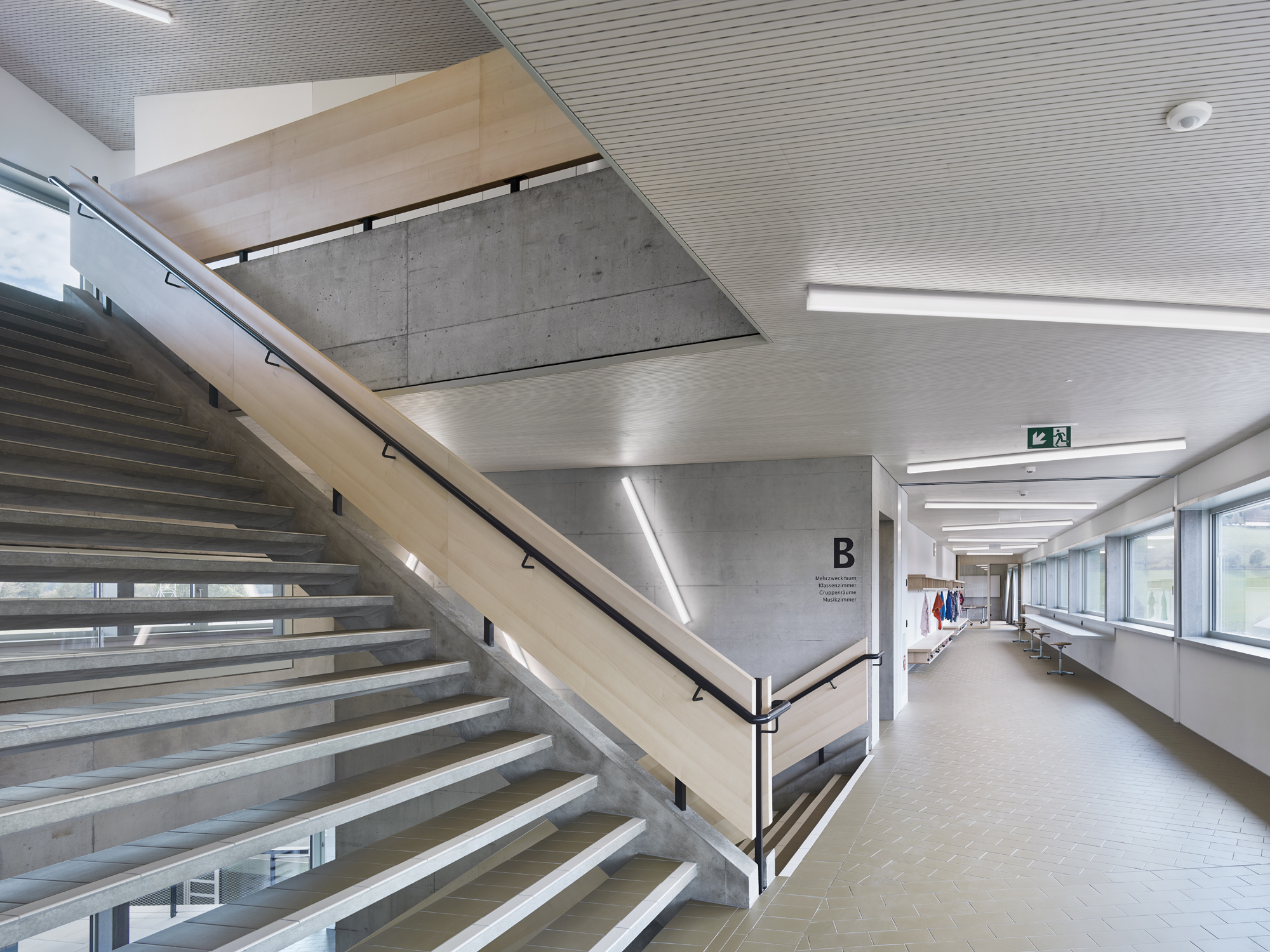 NiederwangenRied 学校和运动场丨瑞士丨BüningPfaue Kartmann Architekten-44