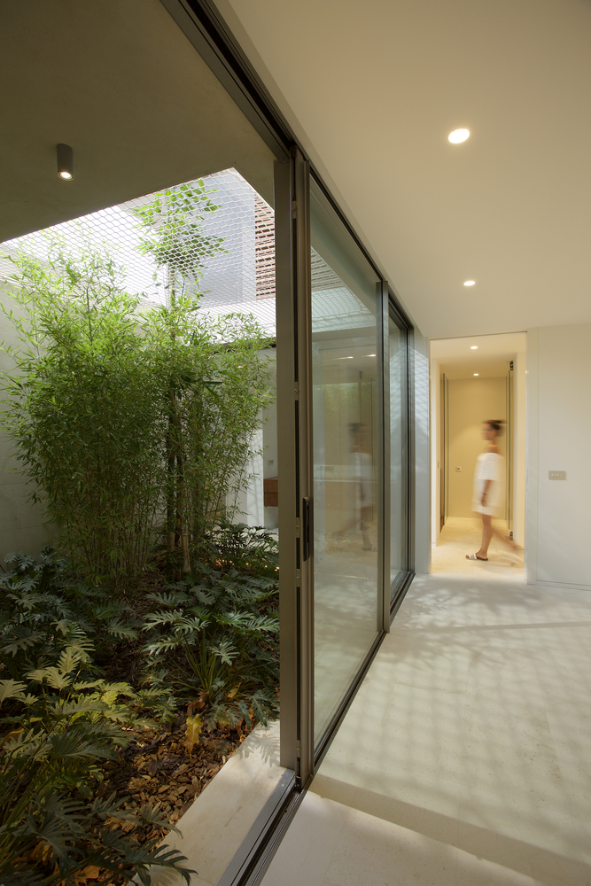 嵌入山体的独特度假屋-37